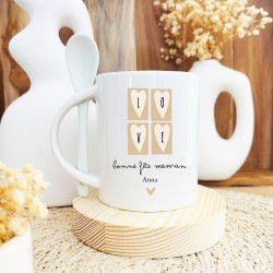 Mug avec cuillère en céramique – Bonne fête maman, design LOVE personnalisable