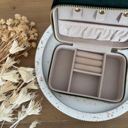 Boîte à bijoux en velours vert personnalisable femme – Cadeau chic et tendre