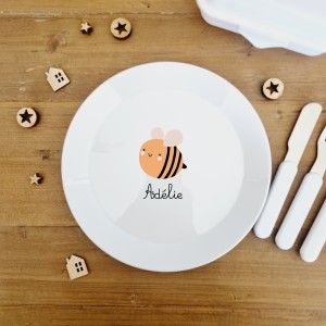 Assiette polymère enfant sans BPA illustrée et personnalisée motif abeille - Sweet Chic Accessoires